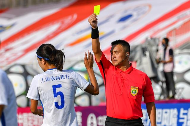 西班牙世界杯26人名单正式公布：亚马尔带伤入选，皇马无缘