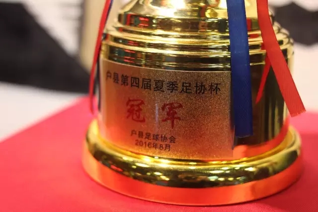 西班牙新一代中锋奋起，传统9号角色重现曙光